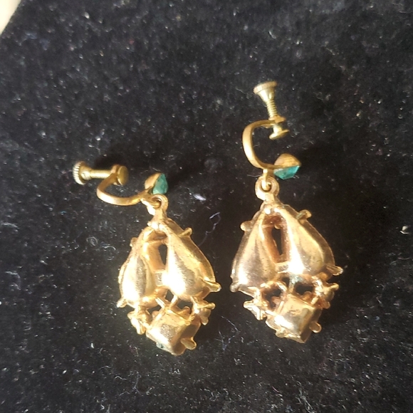 Vintage 1940's Goldtone With Aqua And Pink Rhinestone Crystal Screwback Earrings - Picture 2 of 3